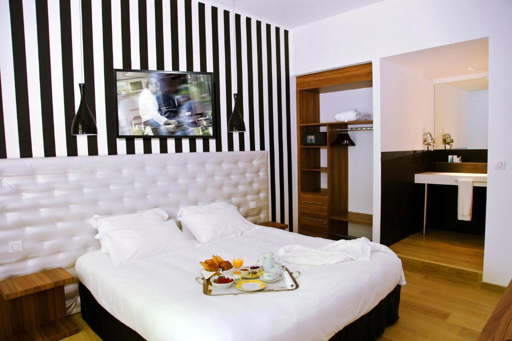 Le Pre Du Moulin - Maison Alonso - Hotel & Restaurant Sérignan-du-Comtat الغرفة الصورة